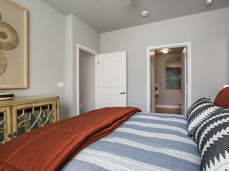 SkyStone Apartments — Photo 27