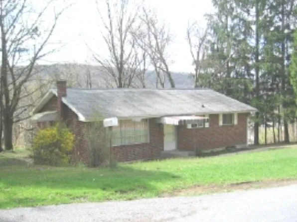 412 2nd St, Port Carbon, PA 17965
