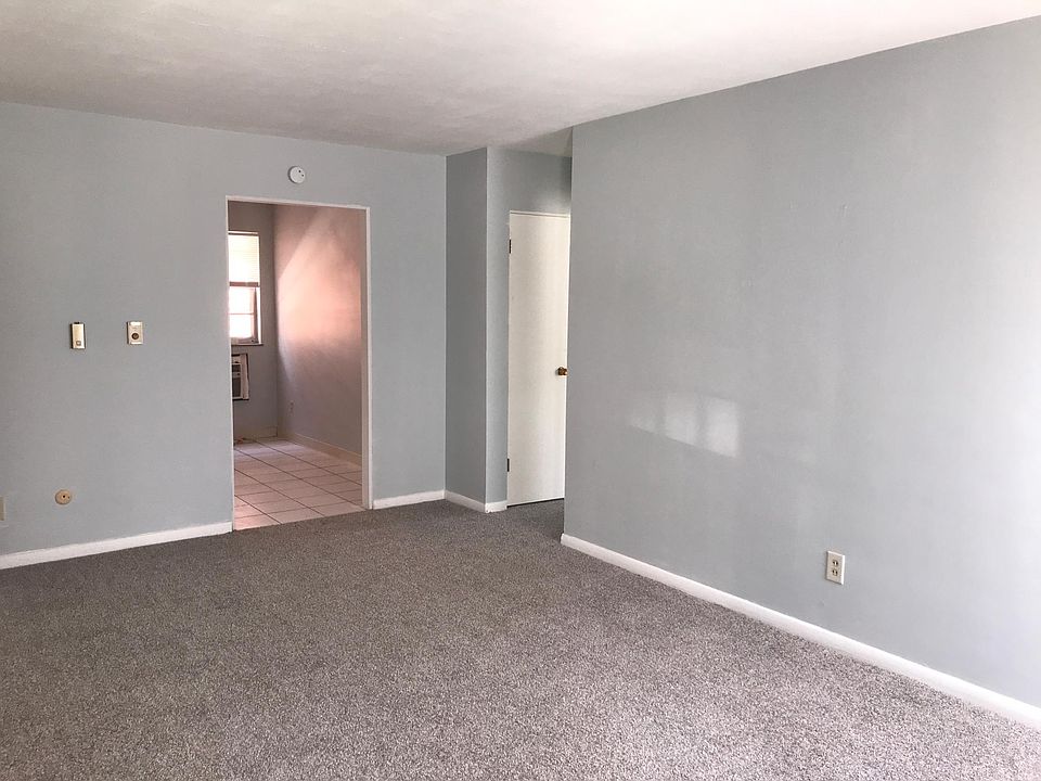 2nd image of 101 S Douglas Ave #4