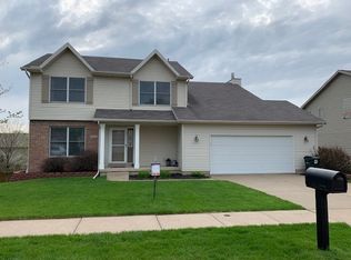 6112 N Thornwood Ave, Davenport, IA 52806
