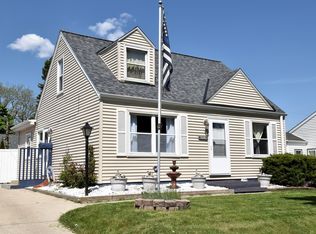 3717 S 5th St, Milwaukee, WI 53207