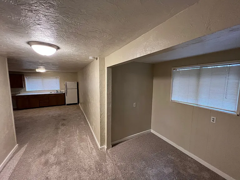 3960 University St — Photo 13