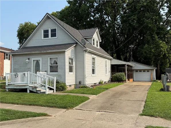 316 E West St, Georgetown, IL 61846