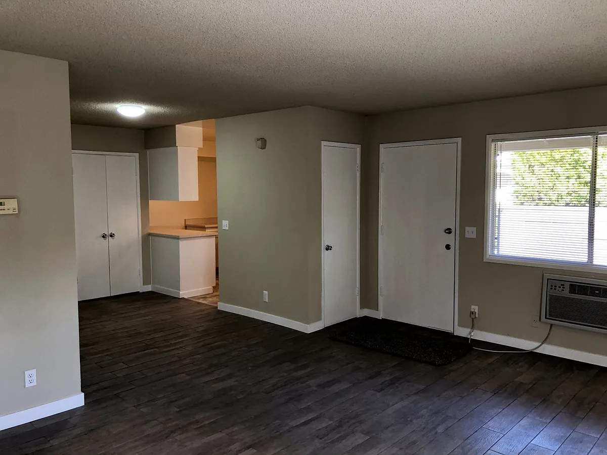 Building Photo - 10743 Magnolia Ave #101