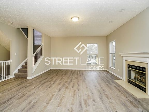 3rd image of 598 Hadshire Ct