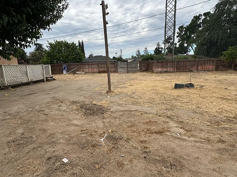 707 N Villa Ave — Photo 28