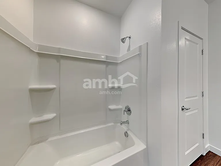 4218 S 105th Dr — Photo 12
