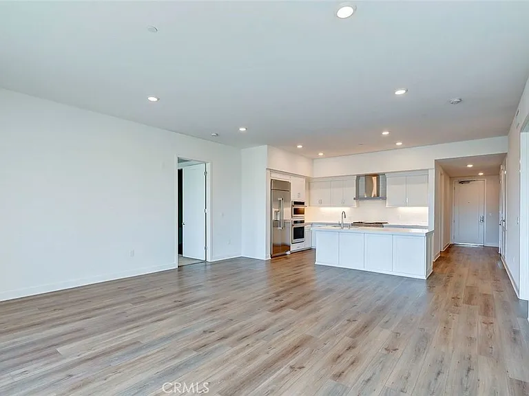 4407 Rivington — Photo 4