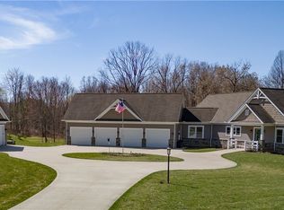 9619 Limeridge Rd, Mantua, OH 44255