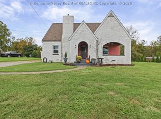 306 Central Dr, Culloden, WV 25510