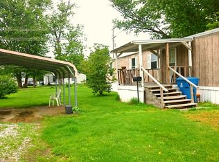 509 5th St, Carmi, IL 62821