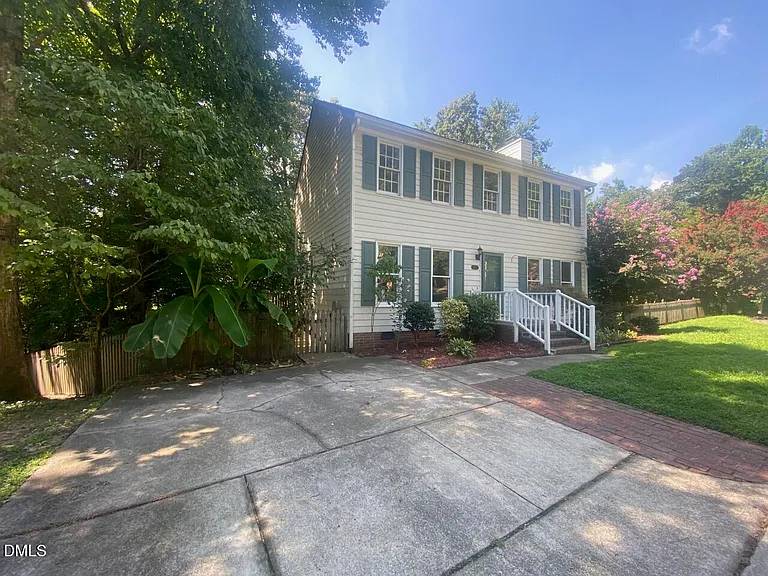 1704 Kingston Heath Way — Photo 2