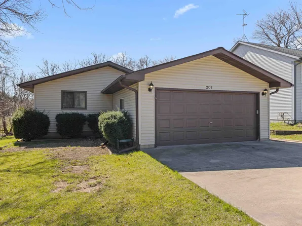 207 Redman Way SW, Poplar Grove, IL 61065