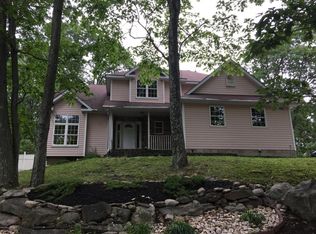 40 Holly Forest Rd, Mount Pocono, PA 18344
