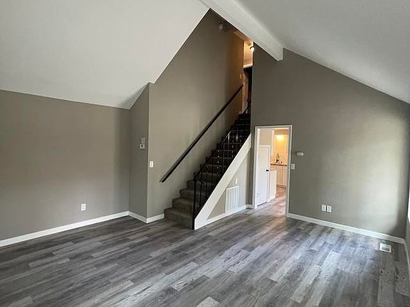 4th image of 3928 Pheasant Dr