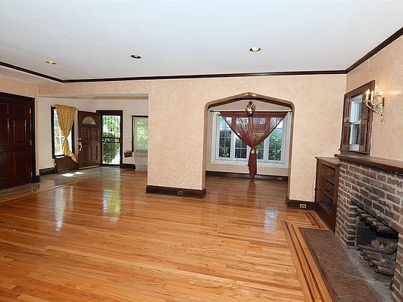 2nd image of 8401 Kent St