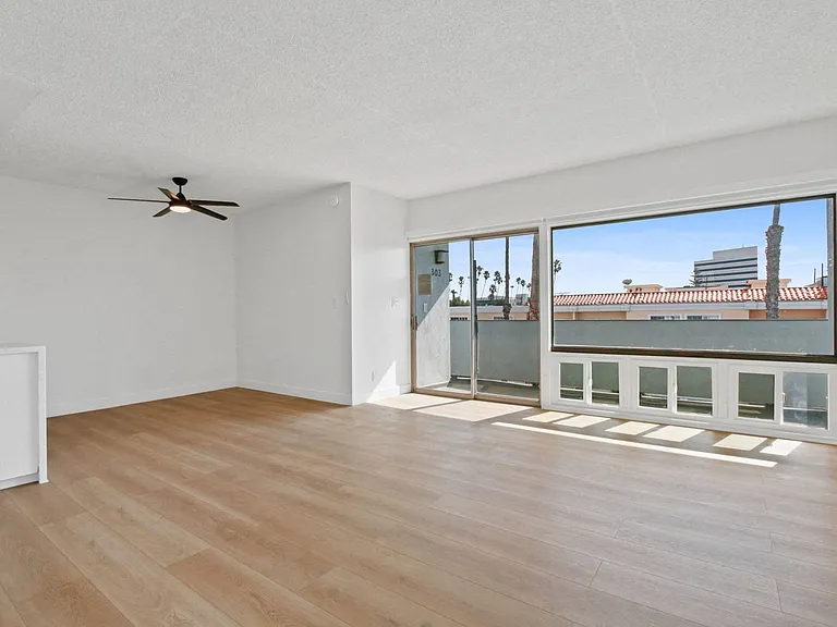 401 Washington Ave — Photo 10