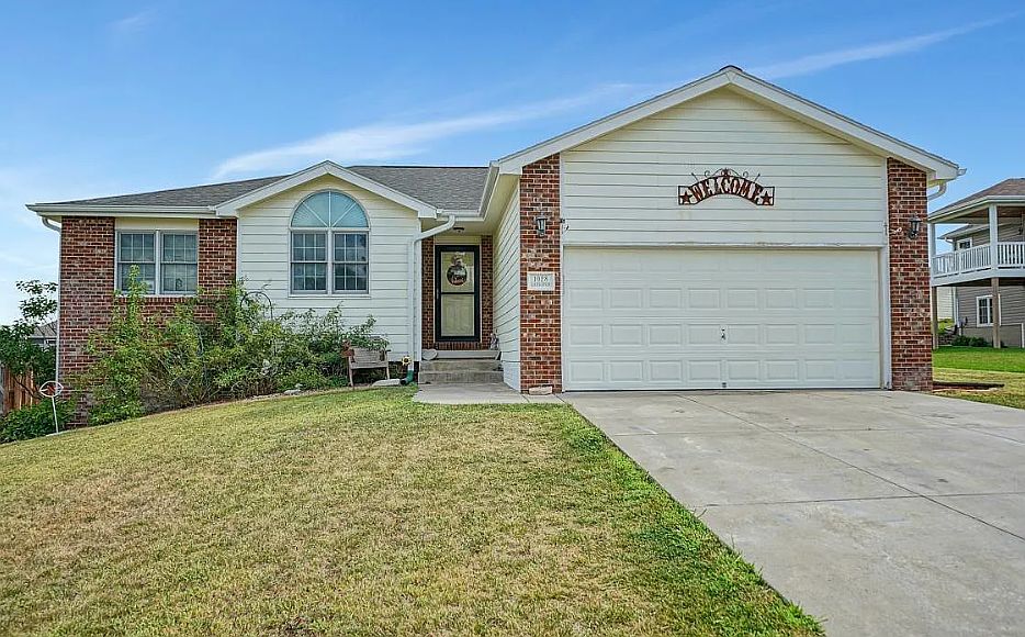 1st image of 1028 Larkspur Dr
