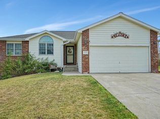 1028 Larkspur Dr, Hickman, NE 68372