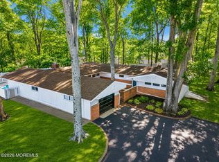 10 Woodland Terrace, Lincroft, NJ 07738