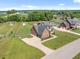 1975 Winsome Ln, Adams, TN 37010