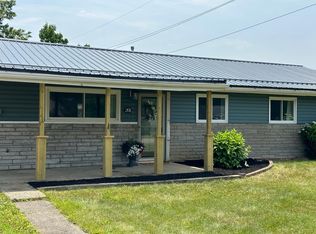 201 Sherwood Dr, Cranberry Township, PA 16066