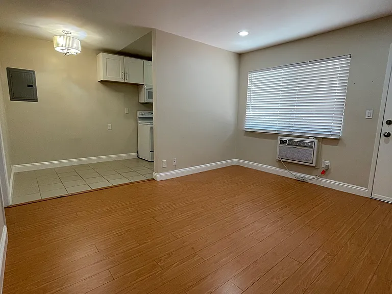7251 Amigo Ave #3 — Photo 2