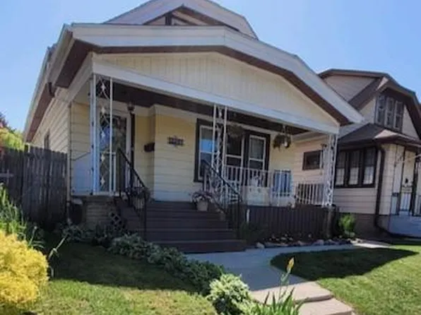 2238 South 74th STREET, West Allis, WI 53219