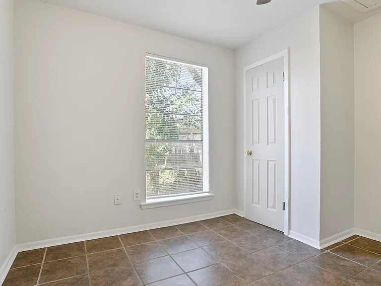 2402 Louisiana Ave — Photo 10