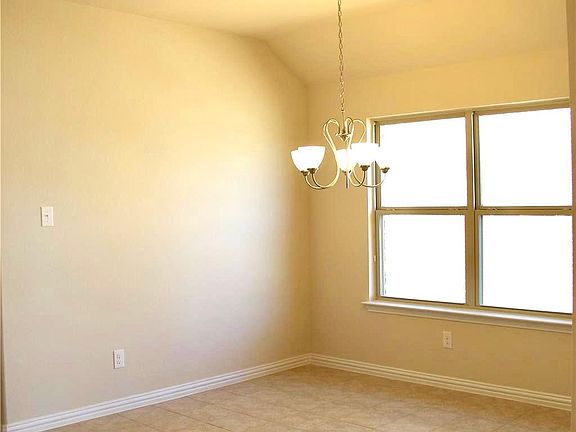 5th image of 708 Kinghaven Dr