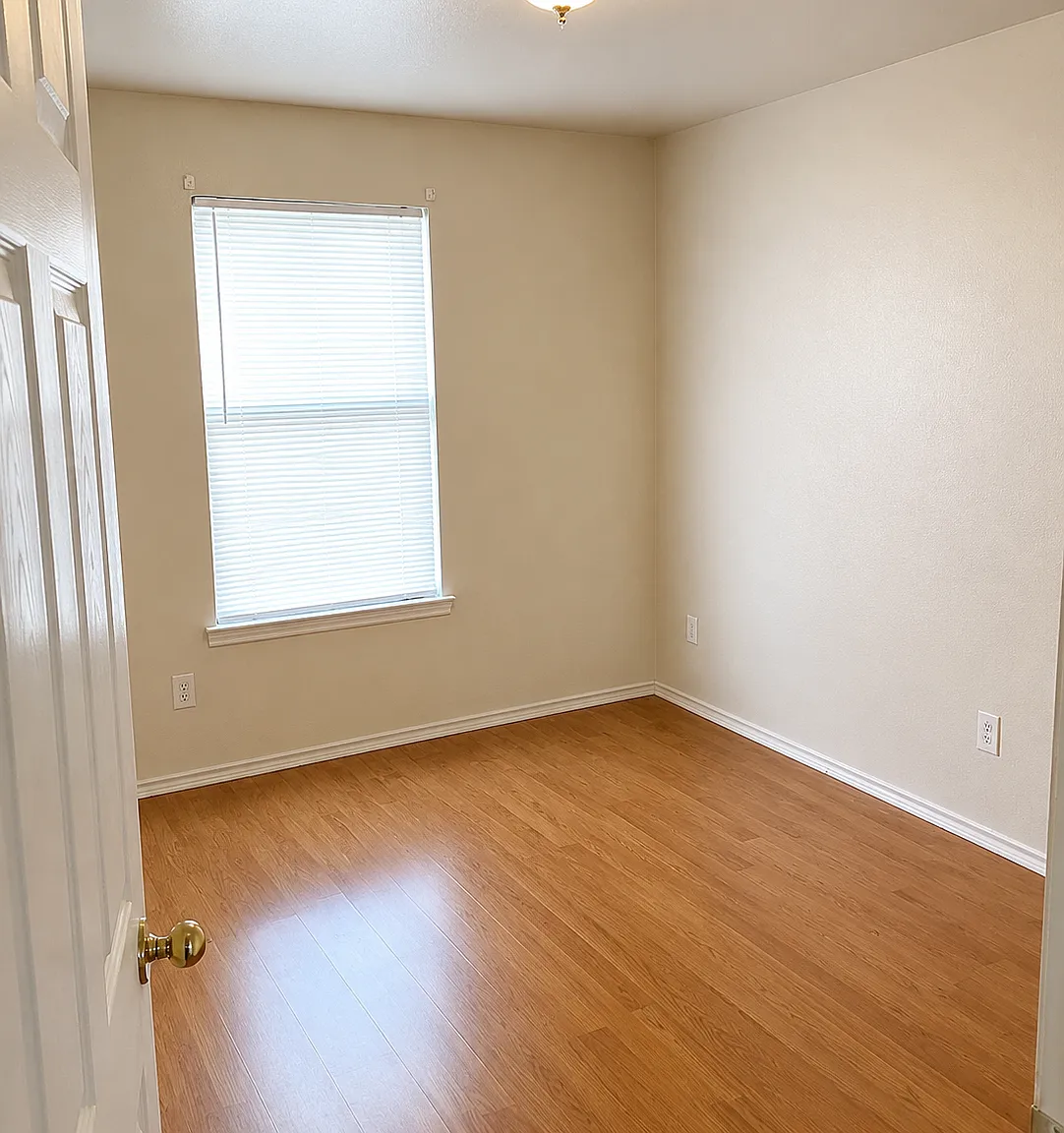 607 W Church Ave — Photo 4