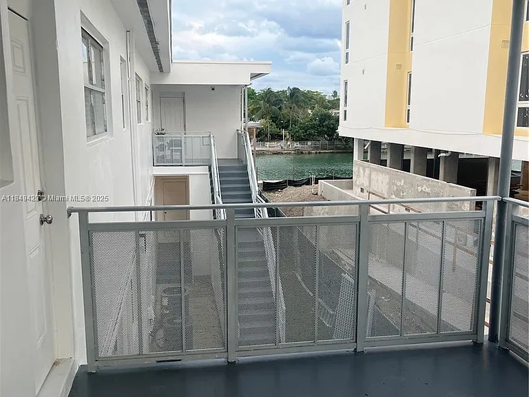 250 S Shore Dr #5 — Photo 10
