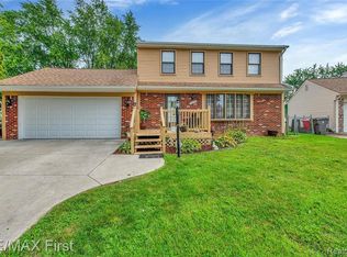 15828 Thunder Ridge Ct, Clinton Township, MI 48038