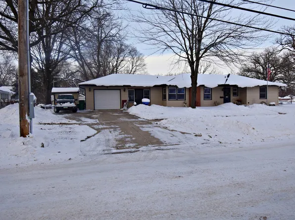 404 7th St SW, Independence, IA 50644