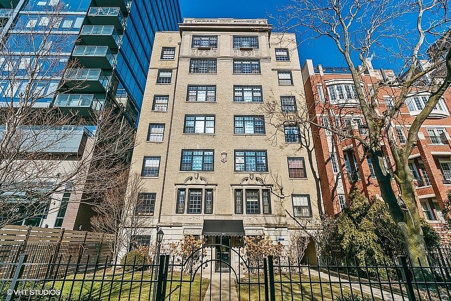 1st image of 444 W Belmont Ave APT 4A