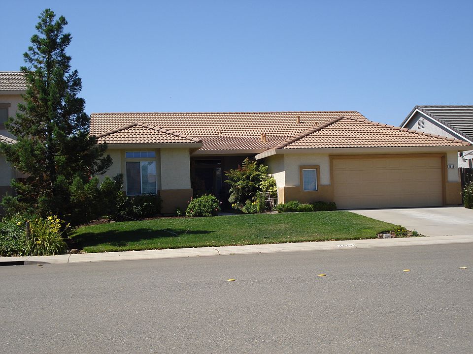 1st image of 2615 1st St