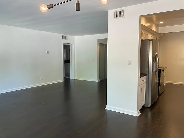 Sweetzer Towers — Photo 16