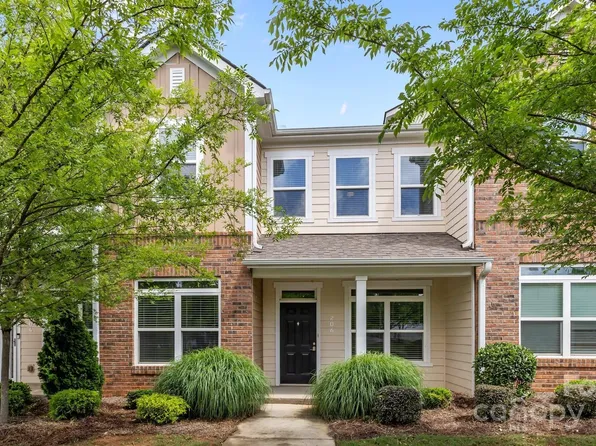 206 Overstone Ct, Fort Mill, SC 29715