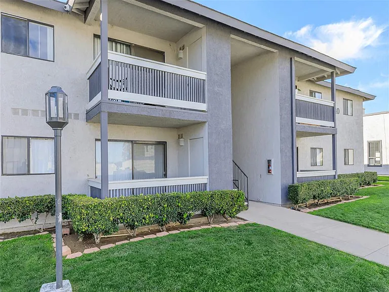 Carmel Apartments — Photo 11