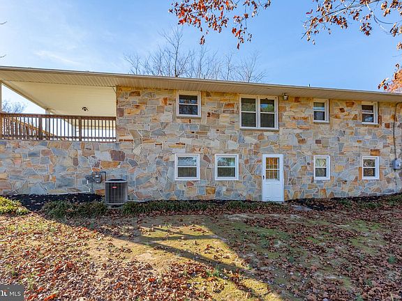 5th image of 712 Culpeper St