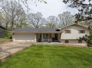 2300 N Briarwood Ln, Fayetteville, AR 72703