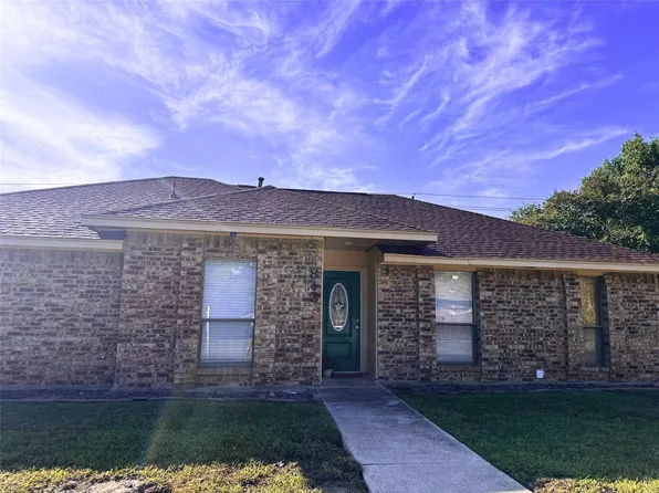 813 Leslie Ln, Coppell, TX 75019