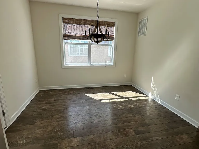 2436 Winthrop Dr — Photo 18