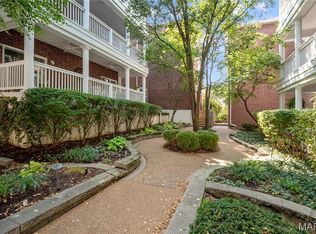 505 N And South Rd APT 3C, Saint Louis, MO 63130