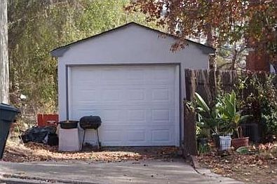2nd image of 4423 Pomona Ave