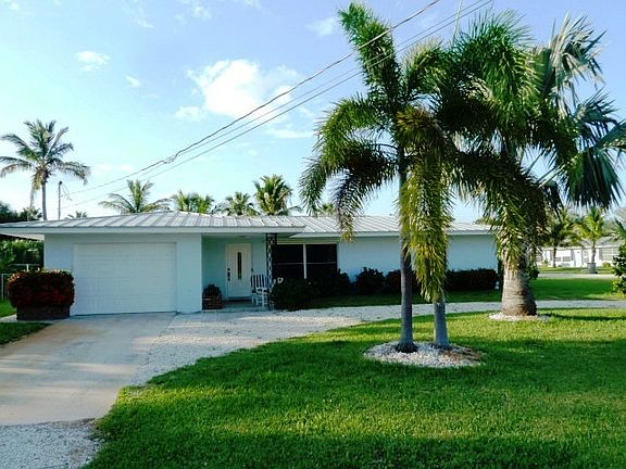 6 car drive way + garage