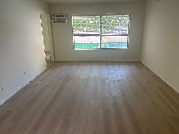 3rd image of 10331 Almayo Ave APT 2