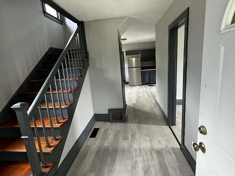 1612 Clifton Ave — Photo 16