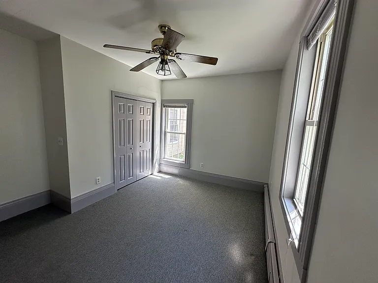 28 Lincoln St #A — Photo 23