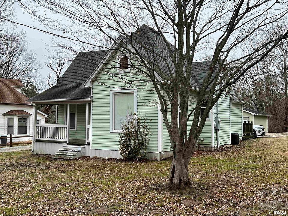 1st image of 213 E Heacock St